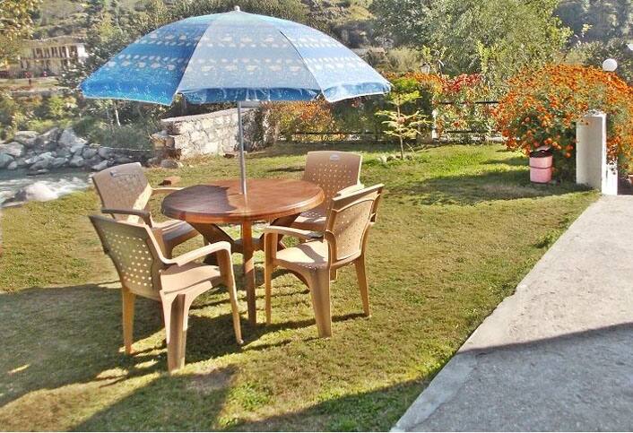 TG Stays Club House Road, Manali 2